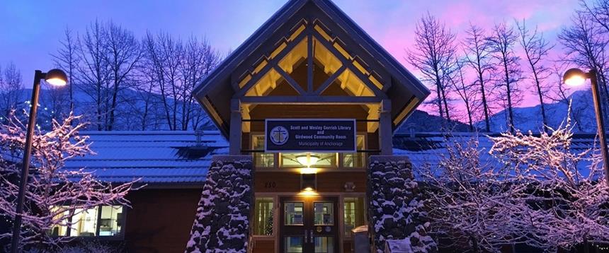 Photo of Gerrish Library exterior at sunset